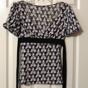 Candie's Womens Blouse White V-Neck with Purple and Black Dots Size Small